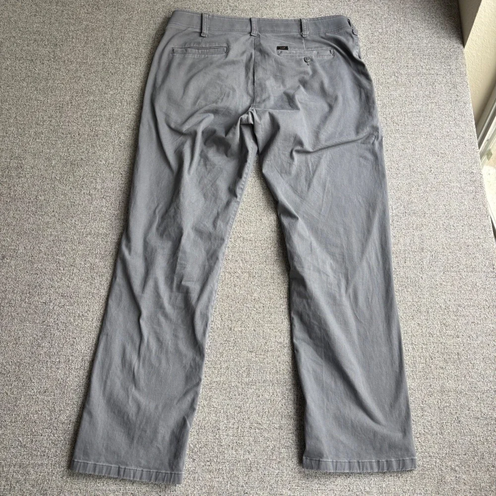Lee Pants Mens 34x31 Extreme Comfort Straight Fit Grey Performance Stretch